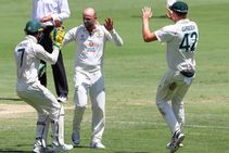 SL vs AUS 1ನೇ ಟೆಸ್ಟ್: ಲಿಯಾನ್, ಹೆಡ್ ದಾಳಿಗೆ ನಲುಗಿದ ಶ್ರೀಲಂಕಾ; ಆಸ್ಟ್ರೇಲಿಯಕ್ಕೆ 1-0 ಮುನ್ನಡೆ