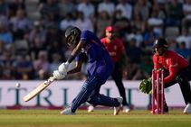 IND vs ENG 1ನೇ ಟಿ20: ಹಾರ್ದಿಕ್ ಪಾಂಡ್ಯ ಈ ಸಾಧನೆ ಮಾಡಿದ ಮೊದಲ ಭಾರತೀಯ