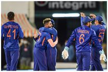 ಇಡೀ ತಂಡಕ್ಕೆ ಸಿರಾಜ್ ಮೇಲೆ ನಂಬಿಕೆಯಿತ್ತು: ಅಂತಿಮ ಓವರ್‌ನಲ್ಲಿ ಗೆದ್ದ ಬಳಿಕ ಚಾಹಲ್ ಹೇಳಿಕೆ