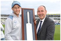 ಜೋ ರೂಟ್‌ಗೆ ಬೆಳ್ಳಿ ಬ್ಯಾಟ್‌ ಗಿಫ್ಟ್‌ ನೀಡಿದ ECB: ಕಾರಣ ಏನು ಗೊತ್ತಾ?