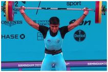 ಕಾಮನ್‌ವೆಲ್ತ್ ಗೇಮ್ಸ್ 2022: ಭಾರತಕ್ಕೆ ಮೊದಲ ಪದಕ: ವೇಟ್‌ಲಿಫ್ಟಿಂಗ್‌ನಲ್ಲಿ ಬೆಳ್ಳಿ ಗೆದ್ದ ಸಂಕೇತ್ ಸರ್ಗಾರ್