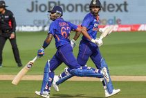 ಶ್ರೇಯಸ್ ಅಯ್ಯರ್, ಸ್ಯಾಮ್ಸನ್ ಬದಲು ಈತ ನಂ.4ರಲ್ಲಿ ಆಡಬೇಕು ಎಂದ ಕಿವೀಸ್ ಕ್ರಿಕೆಟಿಗ