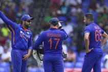 9.2 ಓವರ್ ಬೌಲಿಂಗ್ ಮಾಡಿ 121 ರನ್ ಬಿಟ್ಟುಕೊಟ್ಟು ಅತಿಕೆಟ್ಟ ಬೌಲರ್ ಎನಿಸಿಕೊಂಡ ಭಾರತೀಯ!