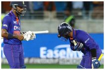 Ind vs Pak: ಹಾರ್ದಿಕ್‌ಗೆ ತಲೆಬಾಗಿ ನಮಸ್ಕರಿಸಿದ ದಿನೇಶ್ ಕಾರ್ತಿಕ್, ಕಾರಣ ಏನು?