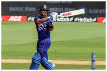 ಏಷ್ಯಾ ಕಪ್‌ಗೆ ಸಿದ್ಧತೆ: ಜಿಮ್‌ನಲ್ಲಿ ಬೆವರಿಳಿಸುತ್ತಿದ್ದಾರೆ ವಿರಾಟ್ ಕೊಹ್ಲಿ: ವಿಡಿಯೋ