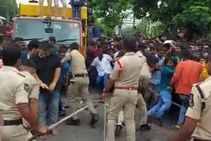 Ind Vs Aus T20I: ಹೈದರಾಬಾದ್‌ನಲ್ಲಿ ಟಿಕೆಟ್ ಪಡೆಯಲು ಹೋದ ಅಭಿಮಾನಿಗಳಿಗೆ ಲಾಠಿಏಟು