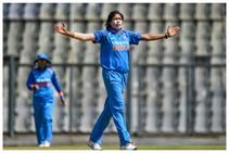 ವಿದಾಯದ ಪಂದ್ಯವಾಡುತ್ತಿರುವ ಜೂಲನ್ ಗೋಸ್ವಾಮಿ: ಭಾವುಕರಾದ ನಾಯಕಿ ಹರ್ಮನ್‌ಪ್ರೀತ್ ಕೌರ್: ವಿಡಿಯೋ