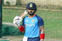 Ind vs Aus T20: 2 ರನ್‌ ಗಳಿಸಿ ಔಟ್ ಆದ ವಿರಾಟ್ ಕೊಹ್ಲಿ ವಿರುದ್ಧ ಅಭಿಮಾನಿಗಳ ಟೀಕೆ