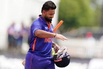 Asia Cup 2022: ಪಾಕ್ ವಿರುದ್ಧ ಸೋಲಿನ ನಂತರ ರಿಷಭ್ ಪಂತ್ ಸ್ಥಾನ ಪ್ರಶ್ನಿಸಿದ ಗಂಭೀರ್, ರವಿಶಾಸ್ತ್ರಿ