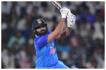 ಟಿ20 ಕ್ರಿಕೆಟ್‌ನಲ್ಲಿ ಹೊಸ ದಾಖಲೆ ಬರೆದ ರೋಹಿತ್ ಶರ್ಮಾ: ಅತಿ ಹೆಚ್ಚು ಸಿಕ್ಸರ್ ಸಿಡಿಸಿದ ಬ್ಯಾಟರ್!