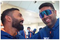 ಮರ್ಯಾದೆ ಉಳಿಸಿದ್ದಕ್ಕೆ ಅಶ್ವಿನ್‌ಗೆ ಧನ್ಯವಾದ ತಿಳಿಸಿದ ದಿನೇಶ್ ಕಾರ್ತಿಕ್: ಅಶ್ವಿನ್ ನೋಡಿ ಕಲಿಯಿರಿ ಎಂದ ಫ್ಯಾನ್ಸ್