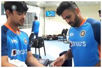 ರಾಂಚಿ ODI ಪಂದ್ಯದ ಬಳಿಕ ಅಭಿಮಾನಿಯ ಗಿಫ್ಟ್ ಅನ್ನು, ಶಾರ್ದೂಲ್‌ಗೆ ತಲುಪಿಸಿದ ಇಶಾನ್ ಕಿಶನ್