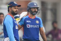 ಕಾರ್ತಿಕ್ ಮತ್ತೆ ಆಡುವುದು ಅನುಮಾನ; ಪಂತ್ ಈ ಕ್ರಮಾಂಕದಲ್ಲಿ ಬ್ಯಾಟ್ ಮಾಡಲಿ; ಉತ್ತಪ್ಪ