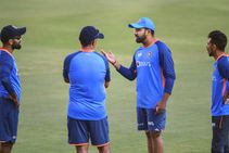 Ind Vs Eng: ಸೋಲಿನ ಹೊಣೆಯನ್ನು ಅವರಿಬ್ಬರೂ ಹೊತ್ತು ರಾಜೀನಾಮೆ ಕೊಡಲಿ : ಕ್ರಿಕೆಟ್ ಅಭಿಮಾನಿಗಳ ಆಕ್ರೋಶ