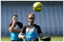 ಭಾರತ vs ನ್ಯೂಜಿಲೆಂಡ್: ಬೀಳುತ್ತಿದ್ದ ಟ್ರೋಫಿ ಕಾಪಾಡಿದ ಕೇನ್ ವಿಲಿಯಮ್ಸನ್!: ವಿಡಿಯೋ