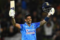 NZ vs IND: ಚುಟುಕು ಕ್ರಿಕೆಟ್‌ನಲ್ಲಿ ಶತಕ ಬಾರಿಸಿ ಸರಣಿ ದಾಖಲೆ ಮುರಿದ ಸೂರ್ಯಕುಮಾರ್