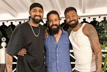 ಫೋಟೋ: ಭಾರತ ಕ್ರಿಕೆಟ್ ತಂಡದ ಹಾರ್ದಿಕ್, ಕೃನಾಲ್ ಪಾಂಡ್ಯ ಭೇಟಿಯಾದ ರಾಕಿಂಗ್ ಸ್ಟಾರ್ ಯಶ್