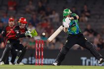 BBL: ಮೇಲ್ಛಾವಣಿಗೆ ತಗುಲಿದ ಚೆಂಡು, ಸಿಕ್ಸ್ ಎಂದು ವಿಶಿಷ್ಠ ತೀರ್ಪು ಕೊಟ್ಟ ಅಂಪೈರ್ : ವಿಡಿಯೋ ನೋಡಿ