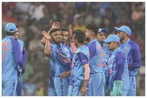 ಚೊಚ್ಚಲ ಪಂದ್ಯದಲ್ಲಿ ಮಾವಿ ಮ್ಯಾಜಿಕ್: ಲಂಕಾ ವಿರುದ್ಧ ರೋಚಕ ಗೆಲುವು ಸಾಧಿಸಿದ ಭಾರತ