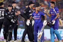 IND vs NZ: ಮುಂದಿನ 2 ಪಂದ್ಯಗಳು ಈತನಿಗೆ ನಿರ್ಣಾಯಕ; ದಿನೇಶ್ ಕಾರ್ತಿಕ್ ಎಚ್ಚರಿಕೆ