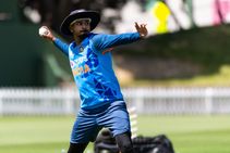 ಆಕ್ಯುಪ್ರೆಶರ್ ಚಿಕಿತ್ಸೆ ಪಡೆಯುತ್ತಿರುವ ಚಿತ್ರವನ್ನು ಹಂಚಿಕೊಂಡ ಶ್ರೇಯಸ್ ಅಯ್ಯರ್