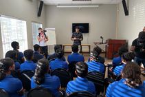 U-19 Women's T20 World Cup 2023: ಭಾರತ ತಂಡವನ್ನು ಭೇಟಿ ಮಾಡಿದ 'ಚಿನ್ನದ ಹುಡುಗ' ನೀರಜ್ ಚೋಪ್ರಾ