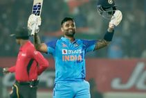 Ind vs SL 3rd T20I: ಮ್ಯಾಕ್ಸ್‌ವೆಲ್ ದಾಖಲೆ ಸರಿಗಟ್ಟಿದ ಸೂರ್ಯ, ರೋಹಿತ್ ದಾಖಲೆ ಕೂಡ ಅಪಾಯದಲ್ಲಿ!