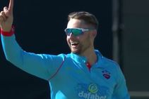 SA20: ಬೌಲಿಂಗ್‌ನಲ್ಲೂ ಆರ್​ಸಿಬಿ ಆಟಗಾರನ ಮೋಡಿ: ಒಂದೇ ಓವರ್​ನಲ್ಲಿ ಎರಡು ವಿಕೆಟ್ ಕಿತ್ತ ಜ್ಯಾಕ್ಸ್