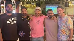 ಹೈ ವೋಲ್ಟೇಜ್ ಪಂದ್ಯಕ್ಕೆ ಮುನ್ನ ವಿರಾಟ್ ಕೊಹ್ಲಿ ರೆಸ್ಟೋರೆಂಟ್‌ಗೆ ಭೇಟಿ ಕೊಟ್ಟ ಆರ್‌ಸಿಬಿ ಆಟಗಾರರು