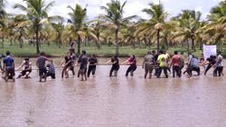ಸ್ಟೆತೊಸ್ಕೋಪ್ ಹಿಡಿಯುವ ಕೈಗಳಿಗೆ ಕೆಸರು; ಗ್ರಾಮೀಣ ಕ್ರೀಡೆಗೆ ಮಾರುಹೋದ ವೈದ್ಯಕೀಯ ವಿದ್ಯಾರ್ಥಿಗಳು