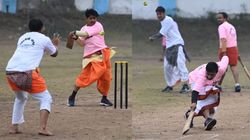 ಧೋತಿ-ಕುರ್ತಾ ಕಟ್ಟಿ ಕ್ರಿಕೆಟ್ ಆಡಿದ ಆಟಗಾರರು; ವಿಶಿಷ್ಟ ಕ್ರಿಕೆಟ್ ಟೂರ್ನಿ ವಿಜೇತ ತಂಡಕ್ಕೆ ಅಯೋಧ್ಯೆ ಭೇಟಿ ಚಾನ್ಸ್