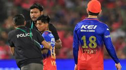 Virat Kohli: 'ಅವನು ನನ್ನ ಅಭಿಮಾನಿ, ಏನೂ ಮಾಡಬೇಡಿ'; ಭದ್ರತಾ ಸಿಬ್ಬಂದಿಗೆ ಸೂಚಿಸಿ ಫ್ಯಾನ್ಸ್ ಮನ ಗೆದ್ದ ವಿರಾಟ್ ಕೊಹ್ಲಿ