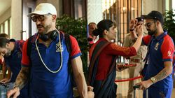 IPL 2024: ಎಲಿಮಿನೇಟರ್‌ಗಾಗಿ ಅಹಮದಾಬಾದ್‌ ತಲುಪಿದ ಆರ್‌ಸಿಬಿ ಟೀಮ್‌; ಸಾಂಪ್ರಾದಾಯಿಕ ಶೈಲಿಯಲ್ಲಿ ಆಟಗಾರರಿಗೆ ಅದ್ಧೂರಿ ಸ್ವಾಗತ!