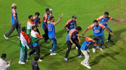 ವಾಂಖೆಡೆ ಸ್ಟೇಡಿಯಂನಲ್ಲಿ 'ಚಕ್ ದೇ ಇಂಡಿಯಾ' ಹಾಡಿಗೆ ನೃತ್ಯ ಮಾಡಿದ ರೋಹಿತ್-ಕೊಹ್ಲಿ & ಟೀಮ್ ಇಂಡಿಯಾ