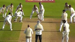 ಬ್ಯಾಟರ್‌ ಸುತ್ತುವರೆದ 10 ಫೀಲ್ಡರ್‌, 10 ನಿಮಿಷದಲ್ಲಿ ಮುಗಿದ ಪಂದ್ಯ