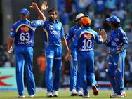 മുംബൈ കുതിക്കുന്നു പുനെ പുറത്തേക്ക്