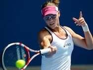 സ്‌ടോസര്‍ പുറത്ത്, ജോകോവിക്, ഷറപ്പോവ മുന്നോട്ട്