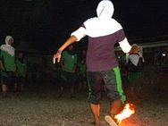 ഇന്തോനേഷ്യക്കാരുടെ ഫയര്‍ സോക്കര്‍ ഫാഷനാകുന്നു