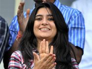 പുജാരയ്ക്ക് ഡബിള്‍, ഇംഗ്ലണ്ട് 41/3