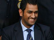 വിവാഹിതനെങ്കിലും പെണ്‍മനസ്സില്‍ ധോണി തന്നെ!