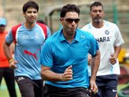 സേവാഗ്, ഗംഭീര്‍ ഔട്ട്, യുവരാജ് സിംഗ് ഇന്‍