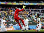 റെക്കോര്‍ഡ് ഗോളും, ഗോളില്ലാ സമനിലയും...ചിത്രങ്ങള്‍