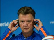 സൂപ്പര്‍ കോച്ച് ലൂയിസ് വാന്‍ ഗാന്‍ മാഞ്ചസ്റ്റര്‍ യുണൈറ്റഡില്‍ ചുമതലയേറ്റു