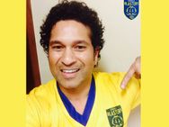 സച്ചിനെത്തി... കേരള ബ്ലാസ്റ്റേഴ്‌സ് ഗാനവും ജേഴ്‌സിയും ഇതാ...