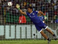 വിക്കറ്റ് മാത്രമല്ല, ധോണി ഗോള്‍വലയും കാക്കും!