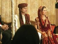 കോച്ച് വാതിലില്‍ മുട്ടി, പാക് താരം ഭാര്യയെ കക്കൂസില്‍ ഒളിപ്പിച്ചു!