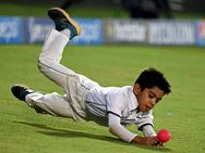 6 വയസ്സുകാരന്‍ അന്‍വായ് ദ്രാവിഡ് ഫീല്‍ഡ് ചെയ്യുന്നത് കാണണ്ടേ?