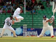 മുരളി വിജയ് 150: മഴയും ഷക്കീബും ഇന്ത്യയെ പിടിച്ചുകെട്ടി