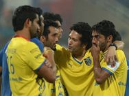 ഐഎസ്എല്ലില്‍ കേരള ബ്ലാസ്റ്റേഴ്‌സ് - നോര്‍ത്ത് ഈസ്റ്റ് യുണൈറ്റഡ് പോരാട്ടം