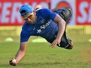 രോഹിത് ശര്‍മ ഗോള്‍ഡന്‍ ഡക്ക്, ട്വിറ്ററില്‍ ട്രോളിന്റെ പൂരം, കാണൂ...